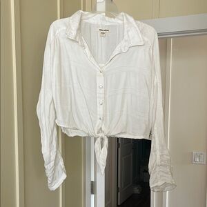 Billabong White longsleeved beachy top NWT Small